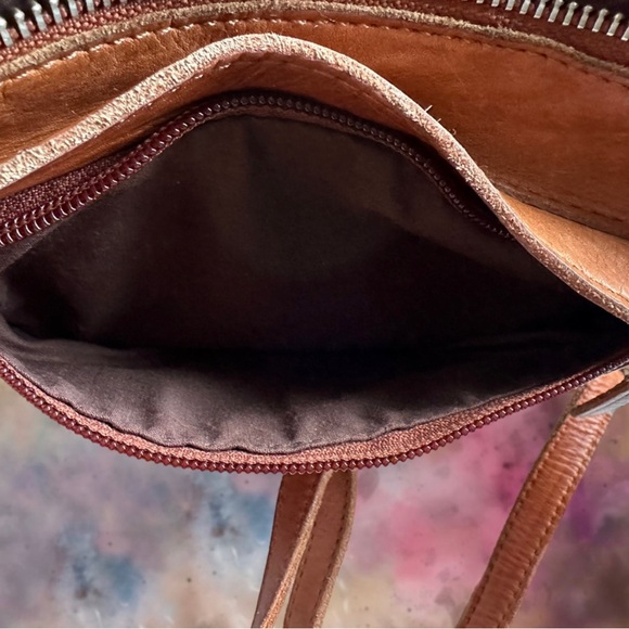 Vilenca Holland Leather Laser Cut Crossbody - Picture 2 of 10